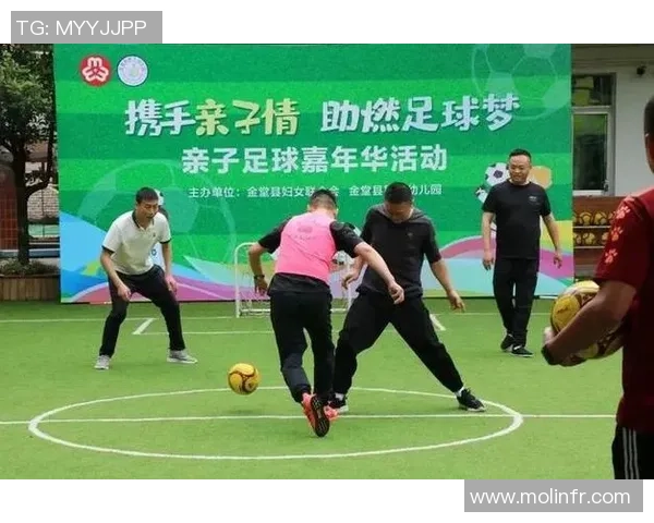 我和小伙伴们的足球比赛快乐时光与精彩瞬间